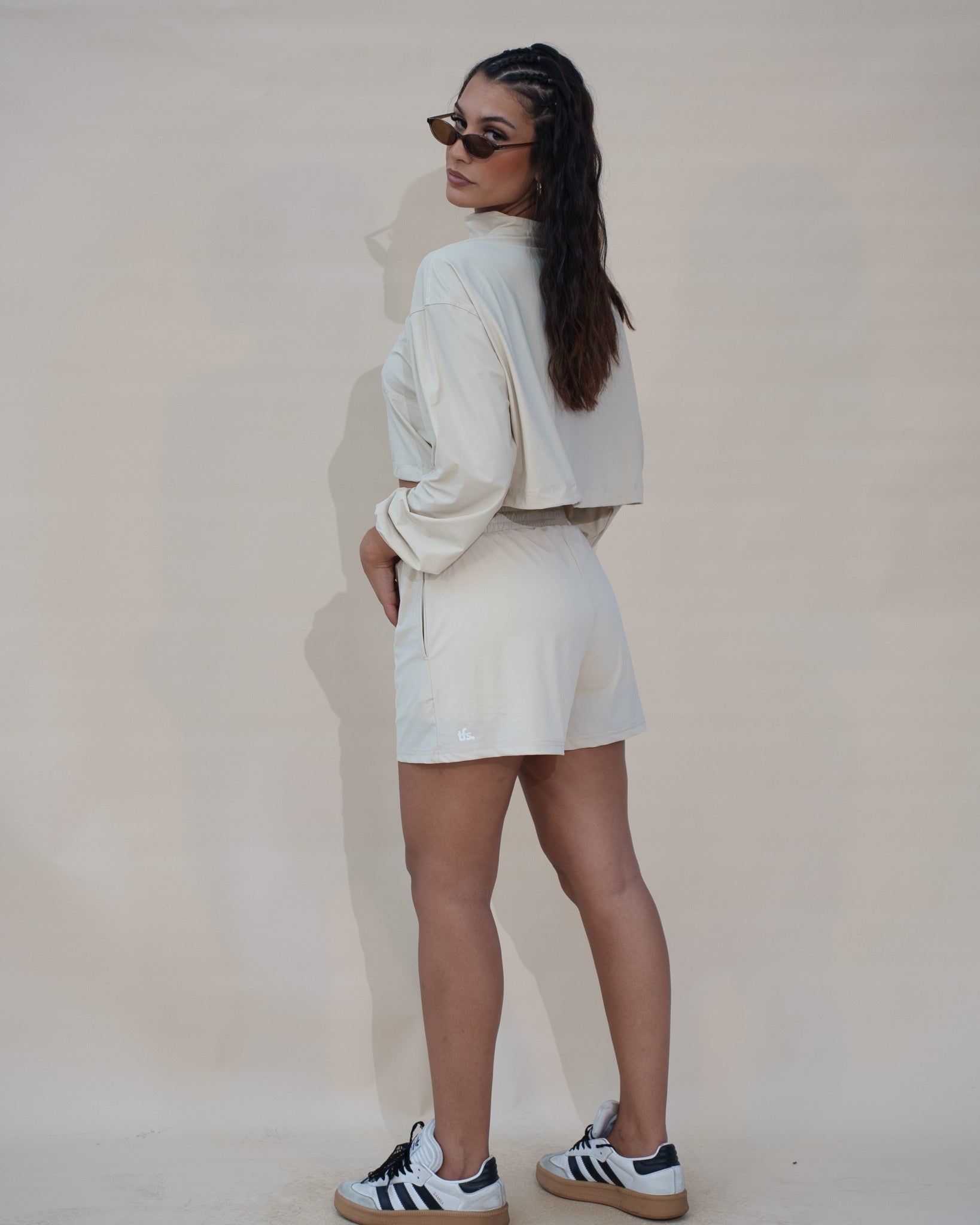Ensemble Court The Fit Society — The Court Zip et The Court Short, de dos