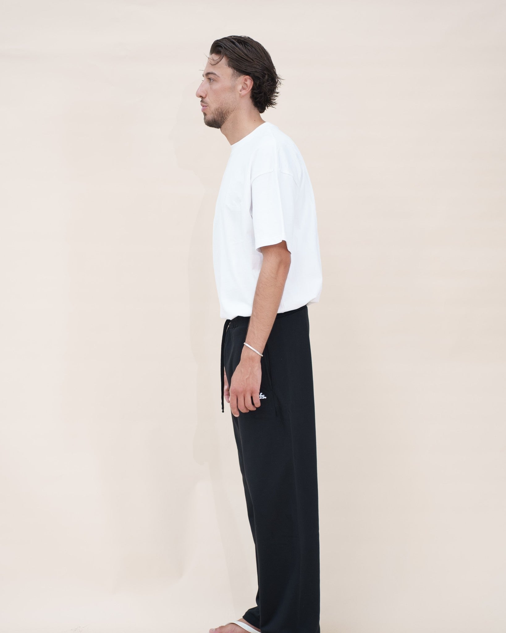 The Cotton Tee — t-shirt oversize en coton homme The Fit Society, blanc, de profil